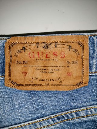 PANTALONES GUESS TALLA 48 de segunda mano por 14 EUR en Sant Jordi en  WALLAPOP