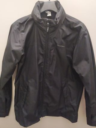 Chaqueta impermeable Decathlon Quechua hombre XL de segunda mano por 7 EUR  en Tarragona en WALLAPOP