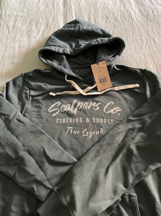 Sudadera SCALPERS NUEVA de segunda mano por 40 EUR en Madrid en WALLAPOP