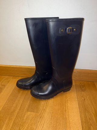 Botas de agua tipo Hunter talla 40 de segunda mano por 25 EUR en León en  WALLAPOP