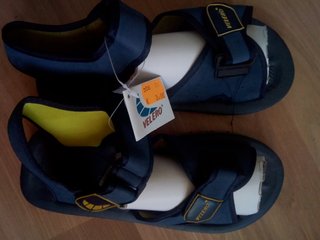 Chanclas velcro 38 sin estrenar de segunda mano por 2,5 EUR en Portugalete  en WALLAPOP