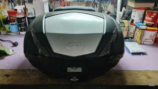 GIVI V47 MALETA de segunda mano por 149 EUR en Vega de Espinareda en  WALLAPOP