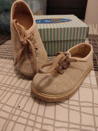 Zapatos bebé talla 23 nuevos de segunda mano por 6 EUR en Llíria en WALLAPOP
