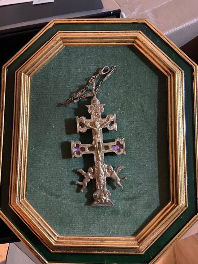 Cruz de Caravaca bronce relicario