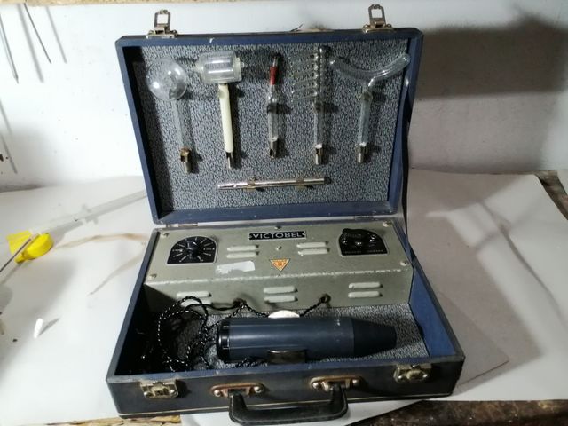 Maletín con utensilios  fisioterapeuta