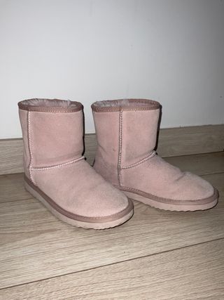 Botas rosas de pelo de segunda mano por 18 EUR en Alhama de Murcia en  WALLAPOP