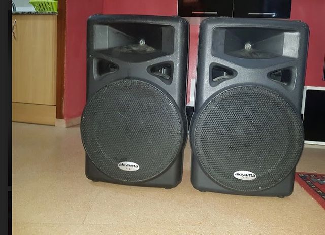 Altavoces akiyama autoamplificados