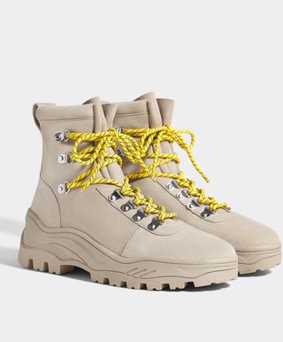 Botas estilo militar cuero auténtico de segunda mano por 40 EUR en Madrid  en WALLAPOP
