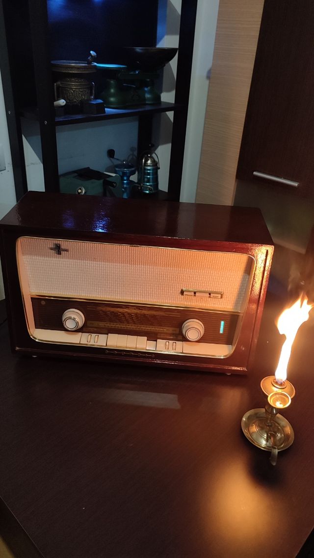 Antigua Radio Grundig en perfecto estado