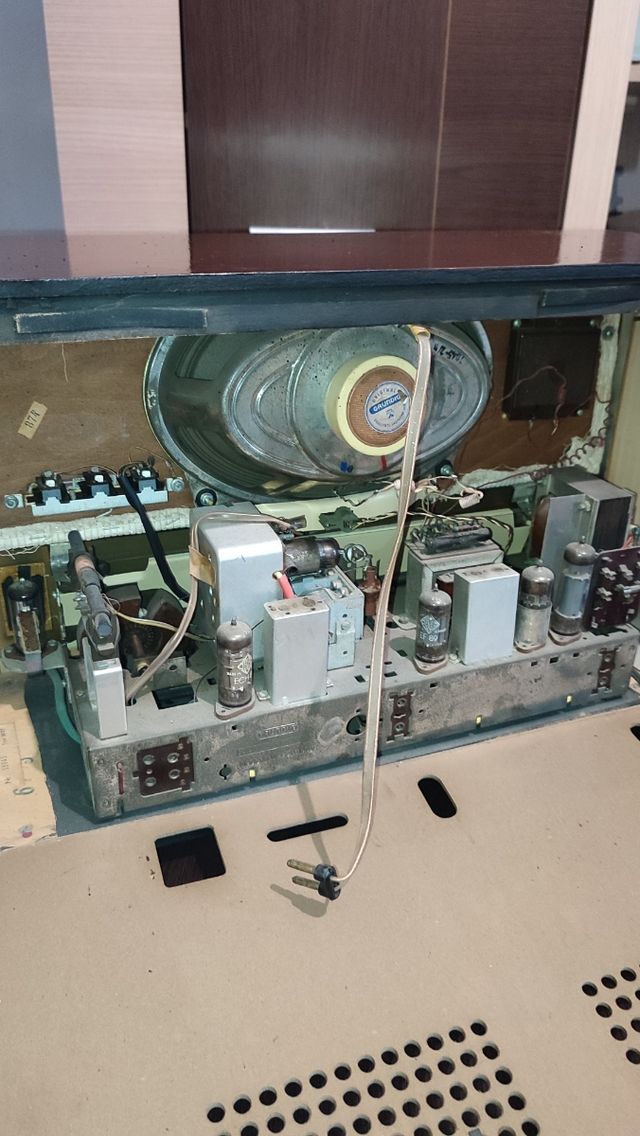 Antigua Radio Grundig en perfecto estado