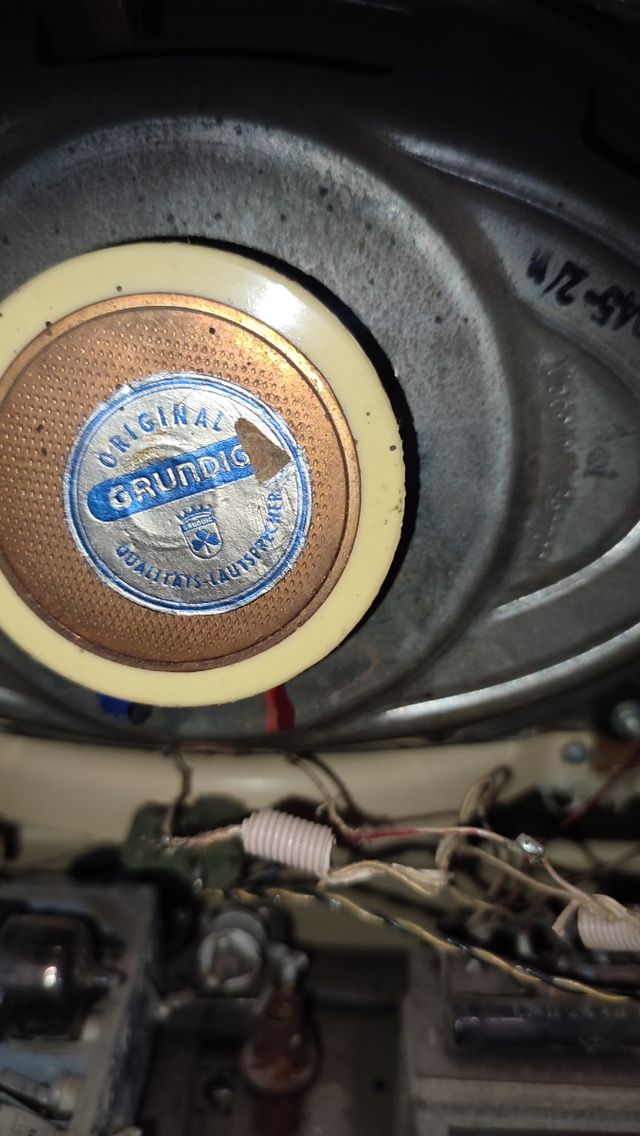 Antigua Radio Grundig en perfecto estado