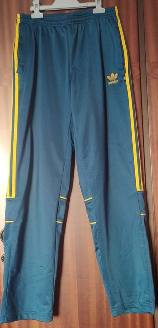 LIQUIDACIÓN!!! Pantalón Adidas original vintage de segunda mano por 24 EUR  en Mollet del Vallès en WALLAPOP