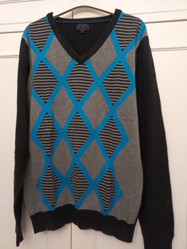 Jersey d marca Jack & Jones bonito y cómodo. S/M. 