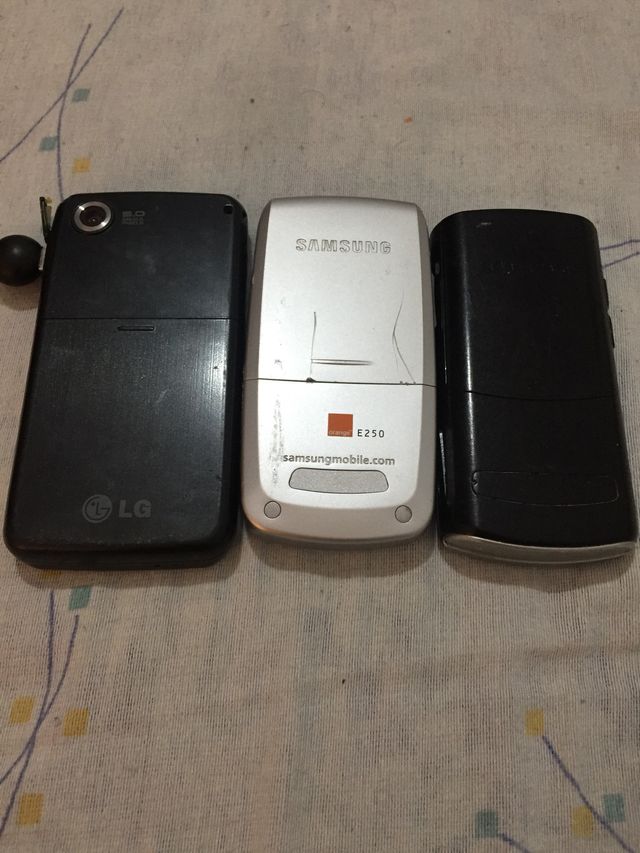 Lote de 3 teléfonos 2 Samsung y un LG