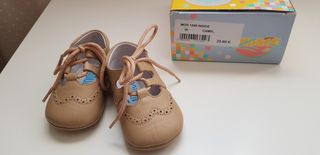 Zapato inglés bebé de segunda mano por 8 EUR en Alcázar de San Juan en  WALLAPOP