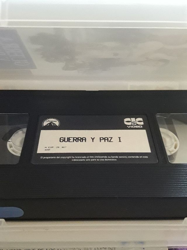 VHS GUERRA Y PAZ