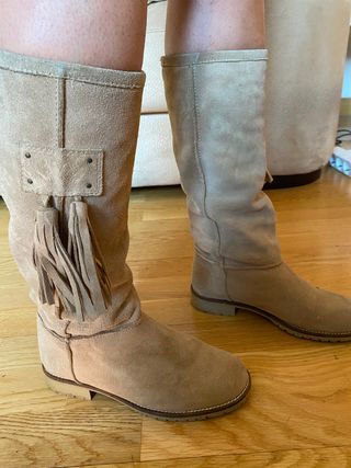 Botines Stradivarius de flecos de segunda mano en WALLAPOP