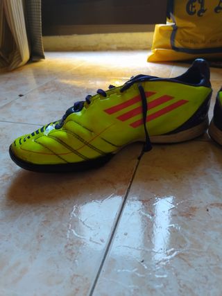 BOTAS F50 ADIDAS PARA NIÑO de segunda mano por 8 EUR en Huesca en WALLAPOP