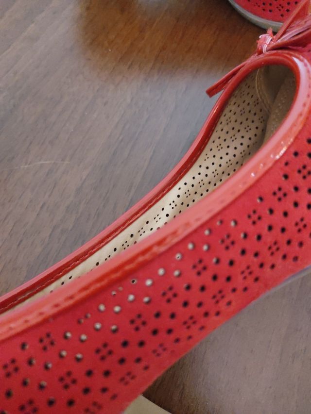 Zapatos de ante y Charol rojos