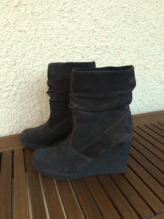 Botas y botines con cuña de color gris para mujer | FASHIOLA.es