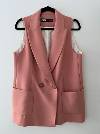 Chaleco blazer Zara de segunda mano por 18 EUR en Molins de Rei en WALLAPOP