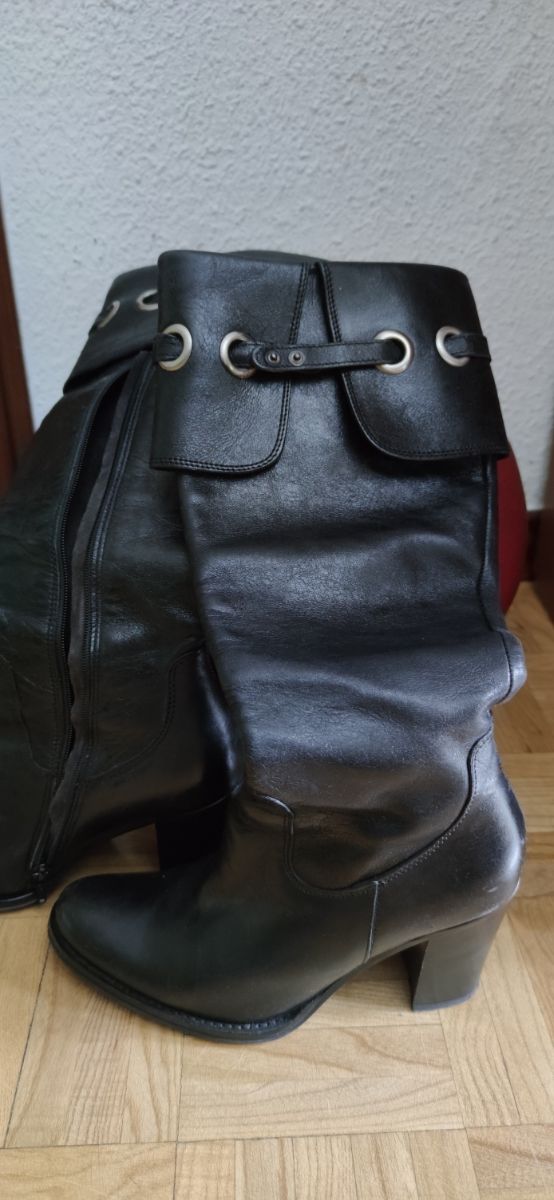 Botas piel negras 36