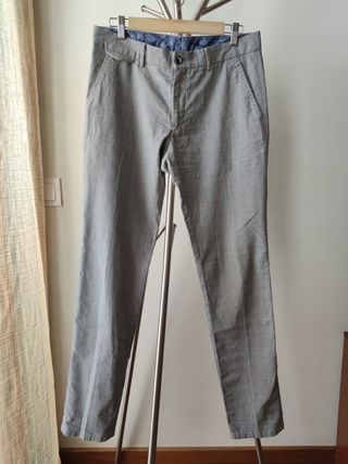 Pantalón Massimo Dutti hombre talla 40 de segunda mano por 32 EUR en León  en WALLAPOP