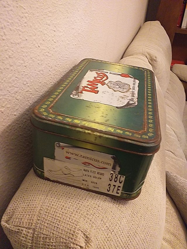 Coleccionismo. Antigüedades. Caja latón