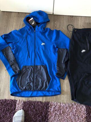Chandal Nike talla L de segunda mano por 40 EUR en Santa Fe en WALLAPOP