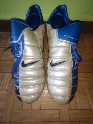 Zapatillas Originales Nike total 90 tacos aluminio de segunda mano por 65  EUR en Madrid en WALLAPOP