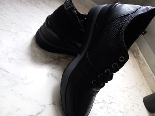 ZAPATILLAS CASUAL NEGRAS MUJER TALLA 41 de segunda mano por 18 EUR en San  Fernando en WALLAPOP
