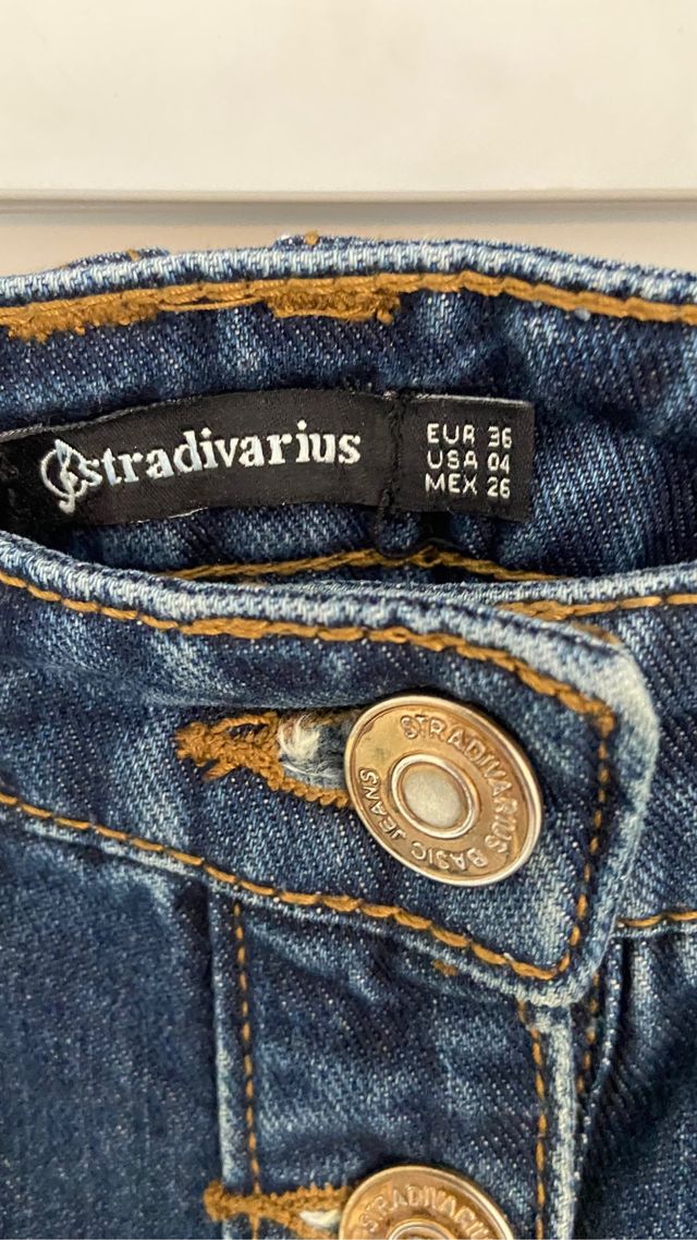 Falda vaquera. Talla 36. Stradivarius