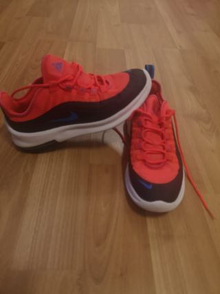 Zapatillas Nike número 38,5 de segunda mano por 25 EUR en Soto del Real en  WALLAPOP