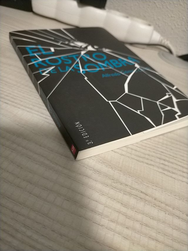 el rostro de la sombra