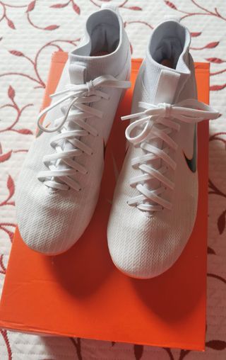 Botas de fútbol Nike naranjas de segunda mano en WALLAPOP