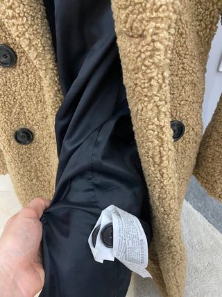 Abrigo borrego mujer Zara de segunda mano por 22 EUR en Palomeque en  WALLAPOP