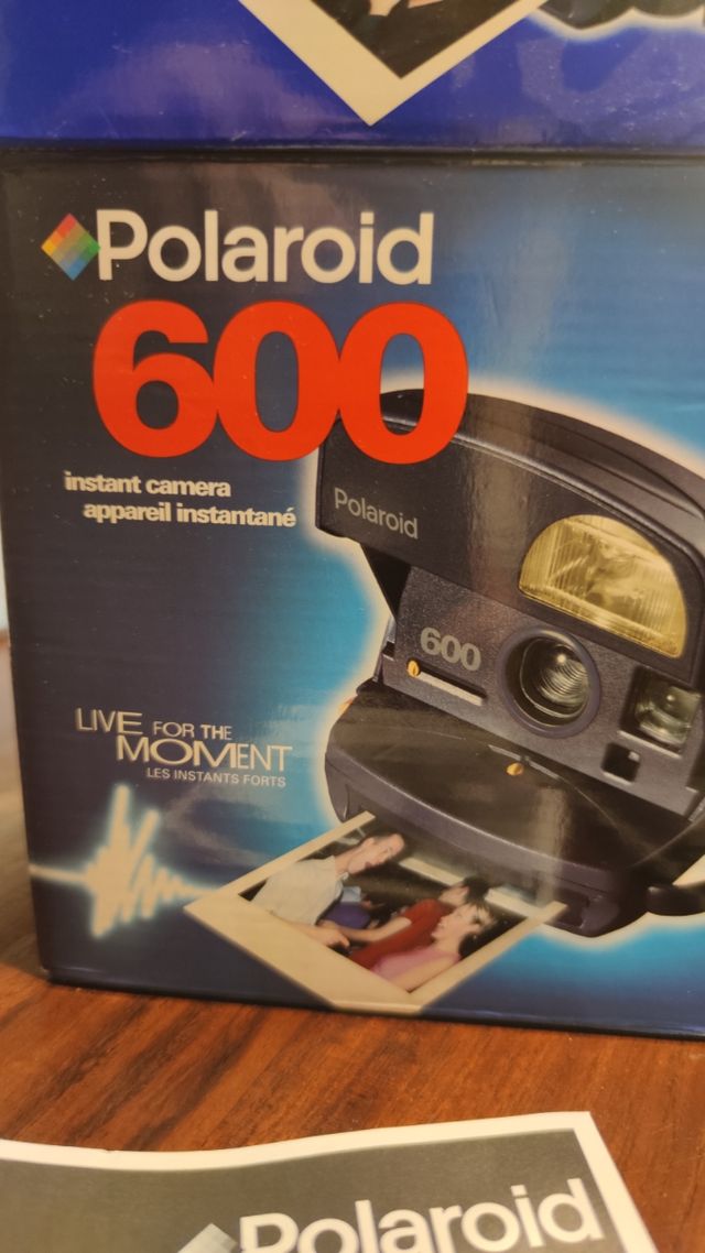 Polaroid 600 instantâneo.