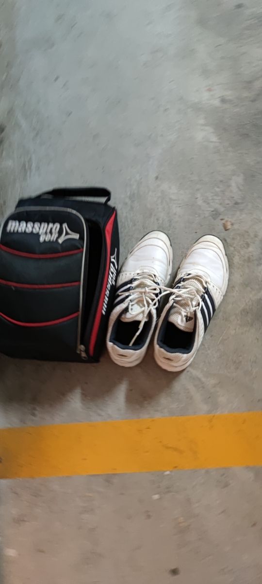 Zapatilllero Golf y tres pantalones adidas