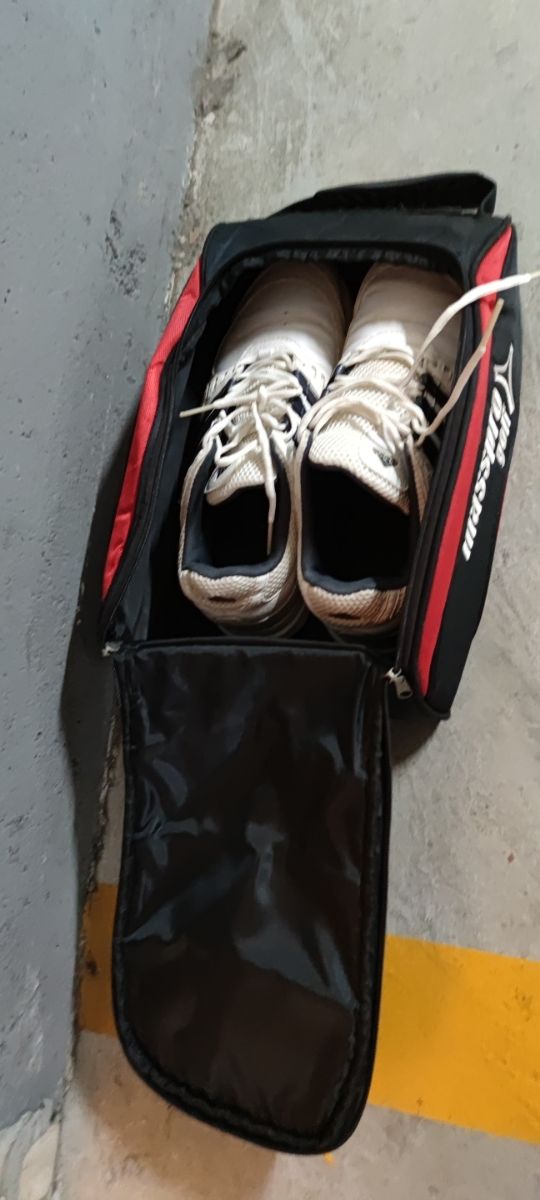 Zapatilllero Golf y tres pantalones adidas