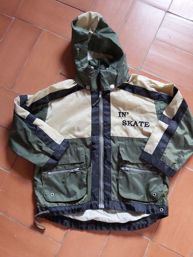 Impermeable infantil.