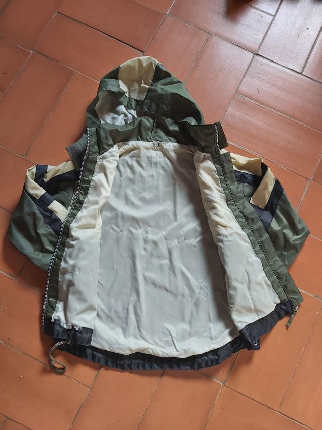 Impermeable infantil.