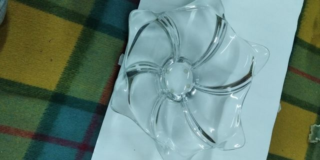 centro de cristal macizo