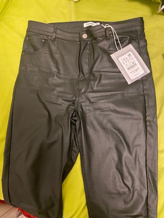 Pantalones de pitillo de segunda mano en Mollet del Vallès en WALLAPOP
