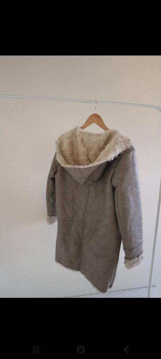 Abrigo Zara talla S Piel sintetica con borregillo