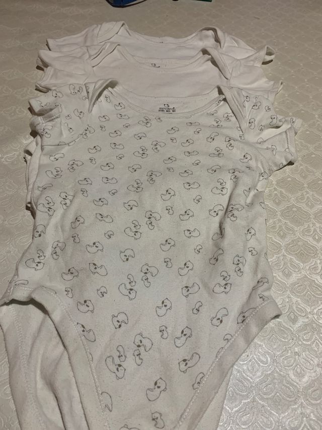 Diferente ropita para bebé de todo desde los 3 mes
