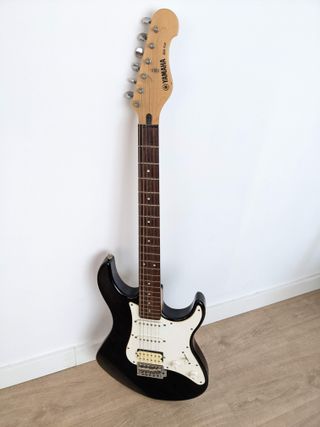 Guitarra eléctrica YAMAHA EG 112 de segunda mano por 85 EUR en Barcelona en  WALLAPOP