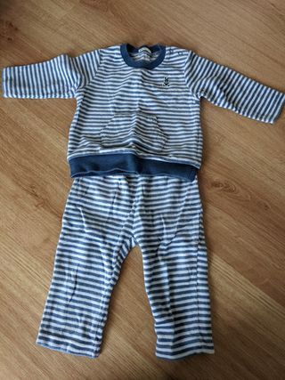 Chándal bebé Benetton de segunda mano por 8 EUR en Chilches en WALLAPOP