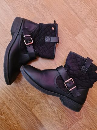 Bota XTI negra 39 de segunda mano por 8 EUR en Pamplona en WALLAPOP
