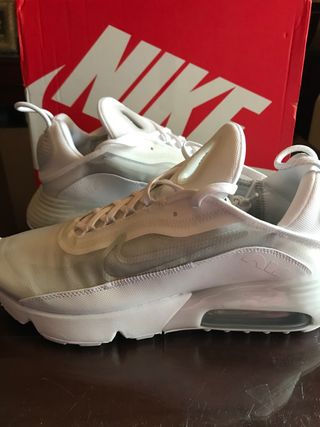 Zapatillas Nike, talla 43, sin estrenar de segunda mano por 90 EUR en Dos  Hermanas en WALLAPOP