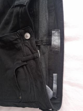 Pantalones guess curve x push up originales nuevos de segunda mano por 20  EUR en Sant Boi de Llobregat en WALLAPOP